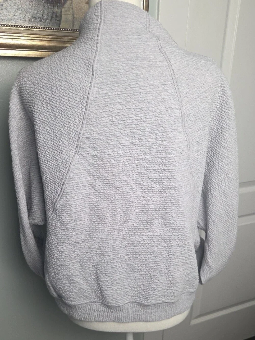Lululemon Light Gray Women’s Zip-Up Jacket Size 12 - Picture 2 of 7
